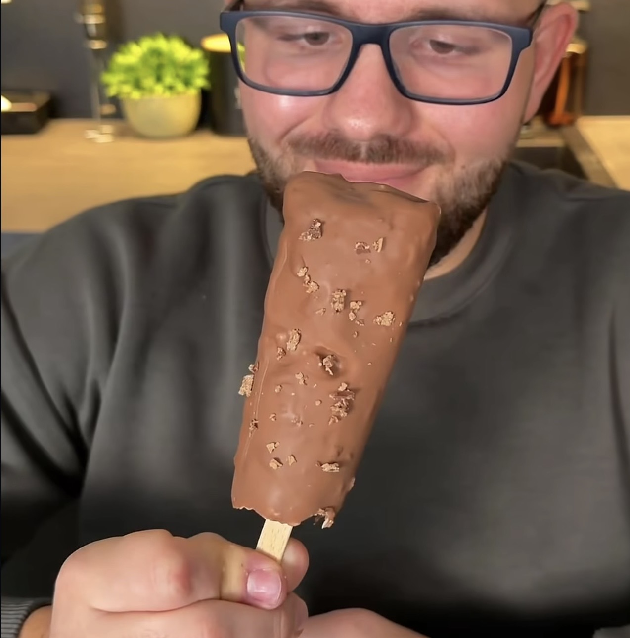 Kinder Bueno nanuk_1